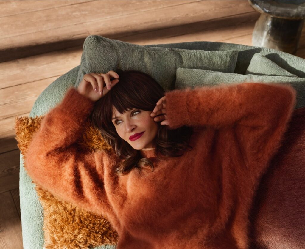 helena christensen on boconcept chair